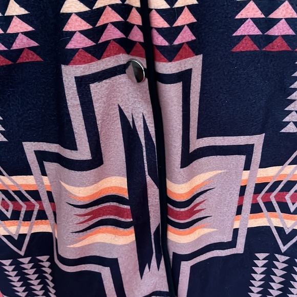Great condition long aztec coat! - Picture 3 of 4